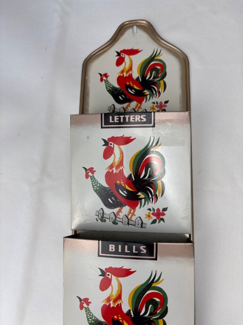 Vintage Tin Metal Rooster Wall Organizer 3 Compartments - Letters Bills Misc - Picture 4 of 12
